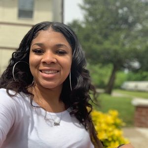 Meet your Posher, Adeci